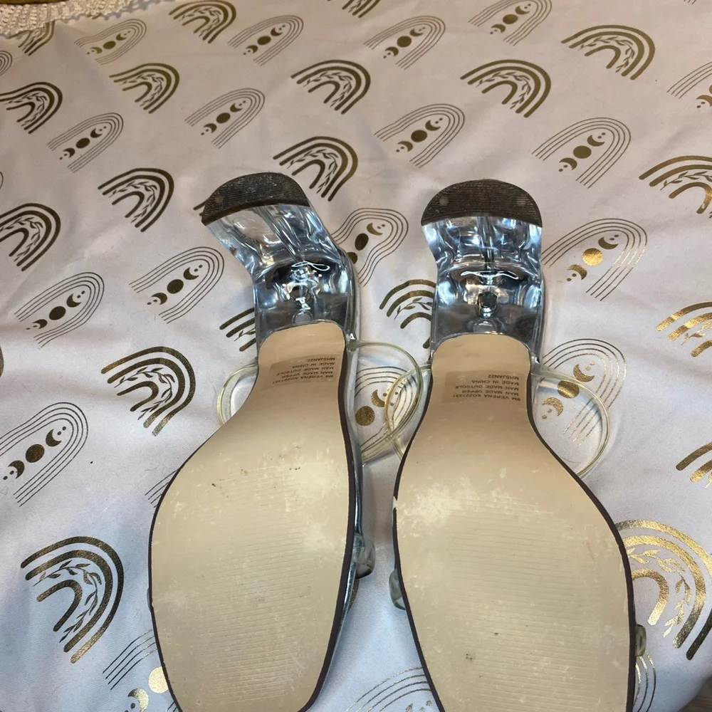 XOXO Silver Heels Modern Sleek Design
